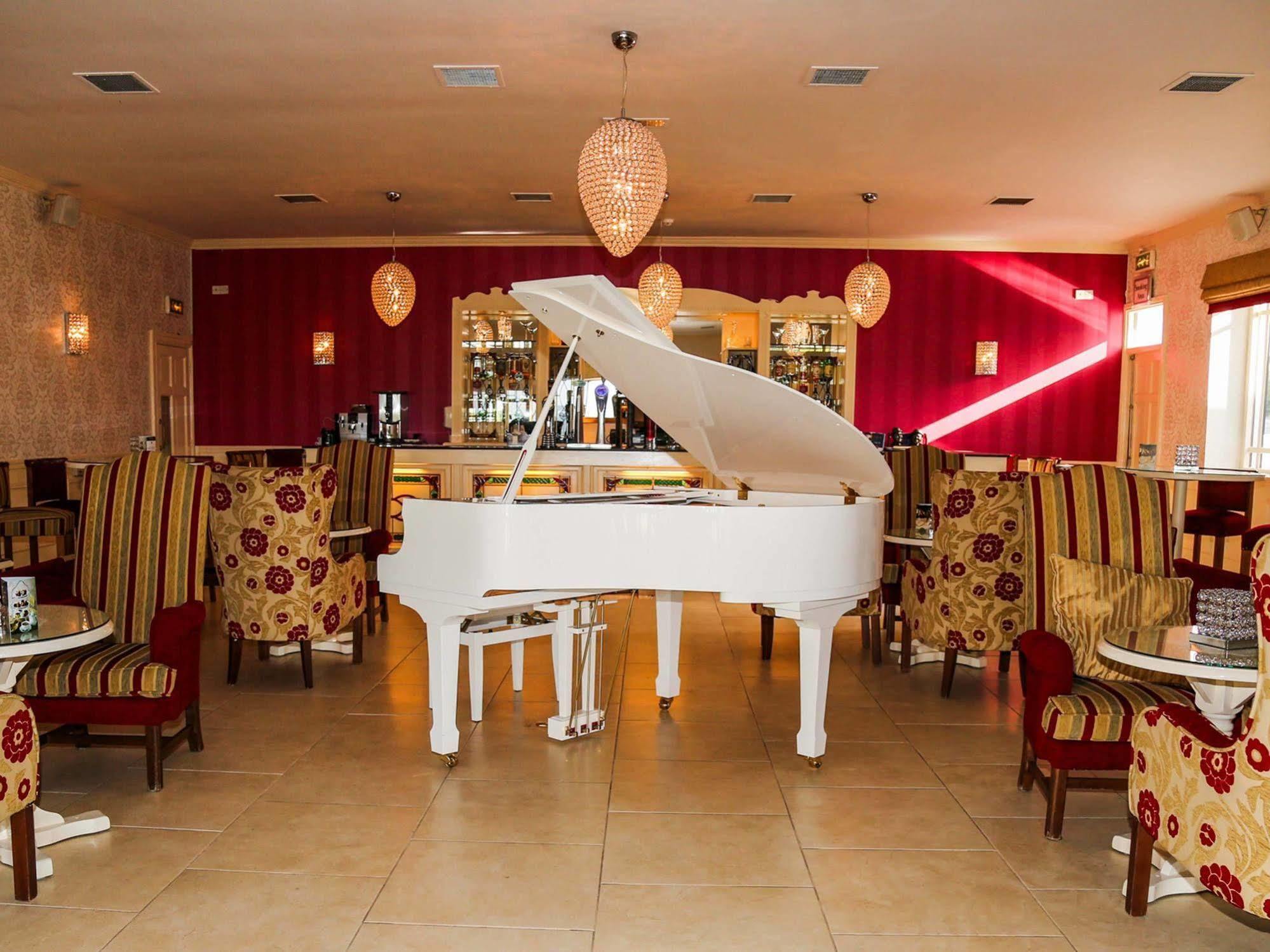 Crover House Hotel & Golf Club Mountnugent Екстер'єр фото